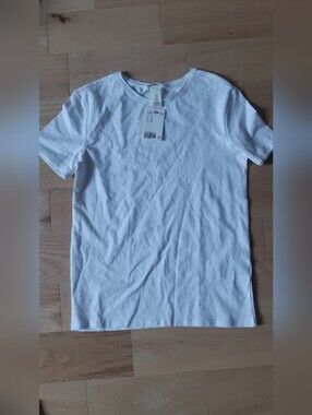 H&M Basic White Crewneck Tee - Classic Short Sleeve